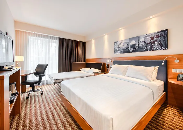 Hampton By Hilton Warsaw Airport