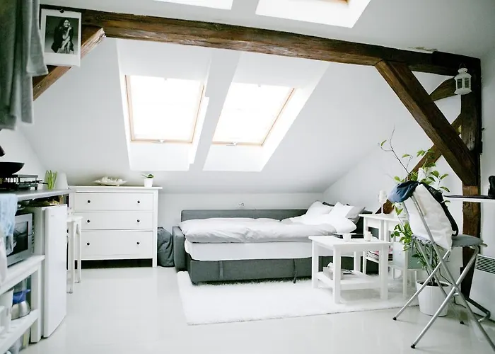 Apartments y Hoza Attic Studio